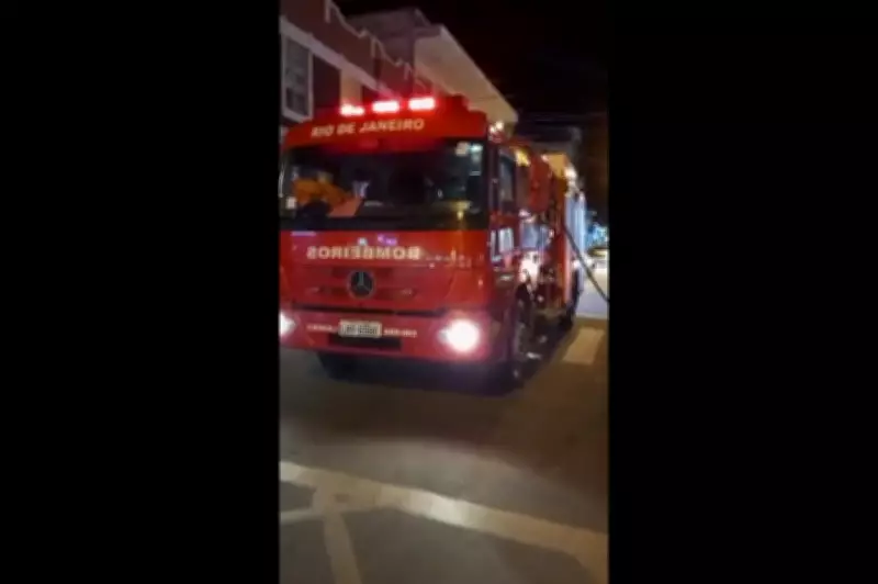 Funcionário de cafeteria sofre queimaduras após máquina de cartão pegar fogo em Bom Jesus do Itabapoana