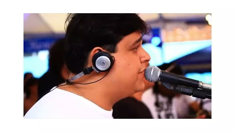 Gabriel da Muda Comanda Roda de Samba no Carnaval Fan Fest em Copacabana