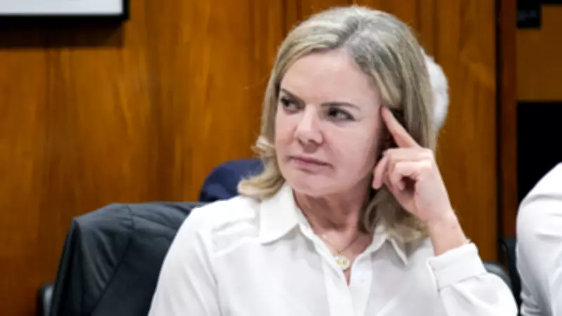 Gleisi Hoffmann chama Tarcísio de 'cara de pau' após visita a Bolsonaro na Papuda