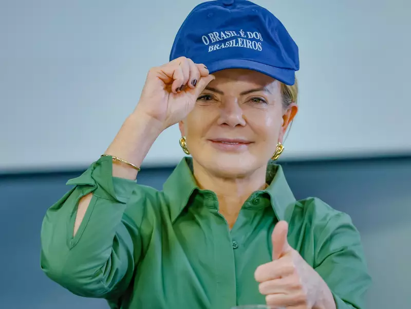 Gleisi Hoffmann indica Olavo Noleto como sucessor natural na Secretaria de Relações Institucionais