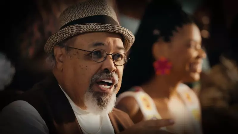 Globeleza 2026 homenageia Jorge Aragão em vinheta com Valéria Valenssa