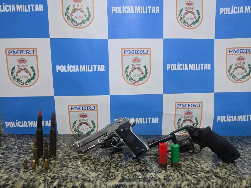 Homem de 34 anos é preso por ameaçar esposa com armas em Volta Redonda