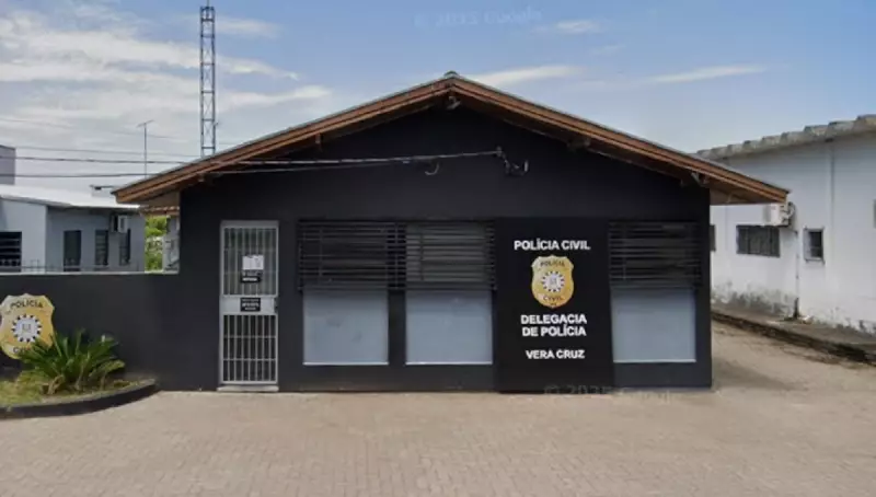 Homem em surto psicótico invade casa e agride idoso com garfo de churrasco em Vera Cruz