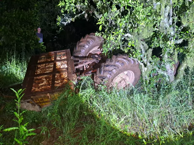 Homem morre após trator tombar a caminho de manejo de abelhas no RS