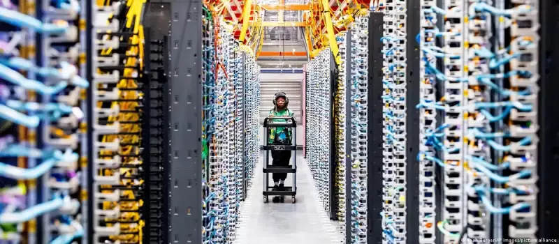 IA e crise industrial esfriam mercado de trabalho europeu: 1 em 4 teme pelo emprego