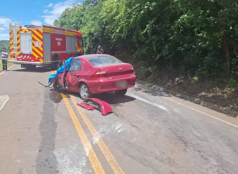 Idoso de 78 anos morre e quatro pessoas ficam feridas em acidente com três veículos na SC-480 em Galvão