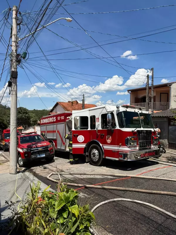 Incêndio atinge sobrado na Zona Sul de São José dos Campos; não há vítimas
