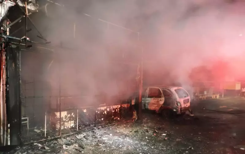 Incêndio consome loja de celulares em Marília; veículo do dono é destruído