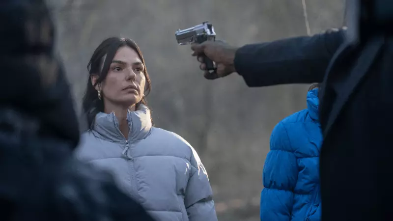 Isis Valverde indicada ao Framboesa de Ouro por atuação em 'Código Alarum'