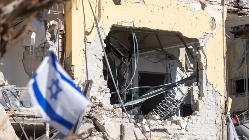 Israel ataca alvos do Hamas e Hezbollah no Líbano após alertas de retirada