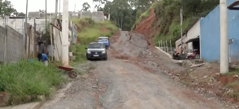 Jardim Marcelo em Itaquaquecetuba: Moradores sofrem com ruas sem infraestrutura há oito anos