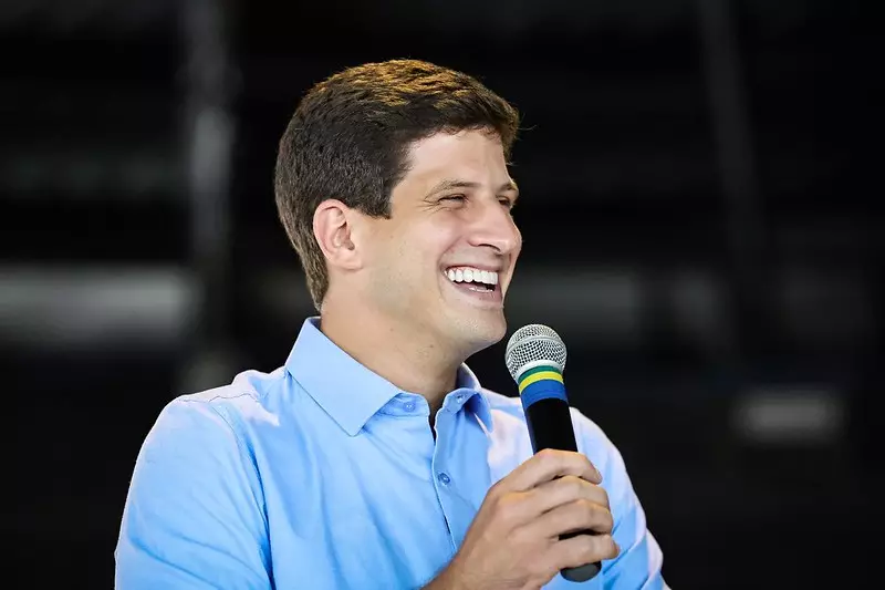 João Campos nega irregularidade em nomeação PCD que gerou pedido de impeachment