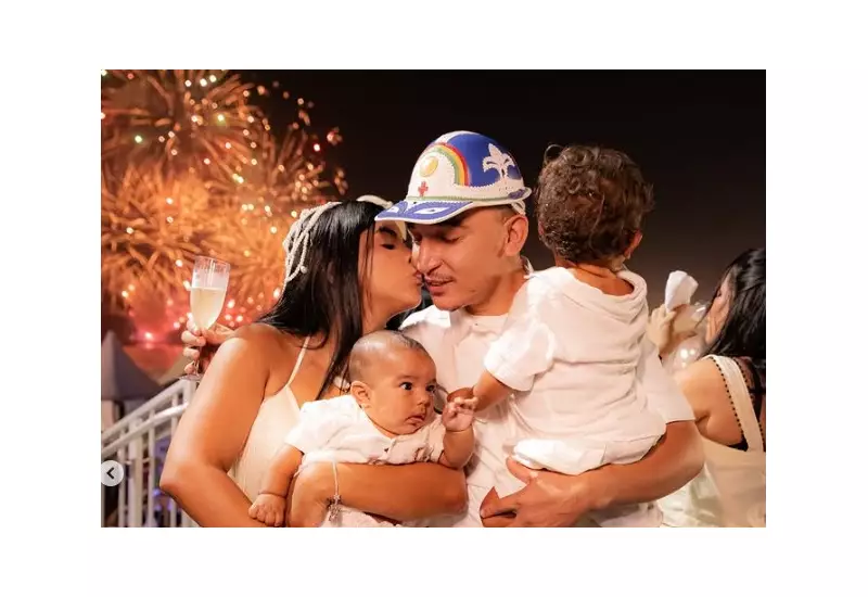 João Gomes emociona 20 mil com chapéu de couro no Réveillon de Copacabana