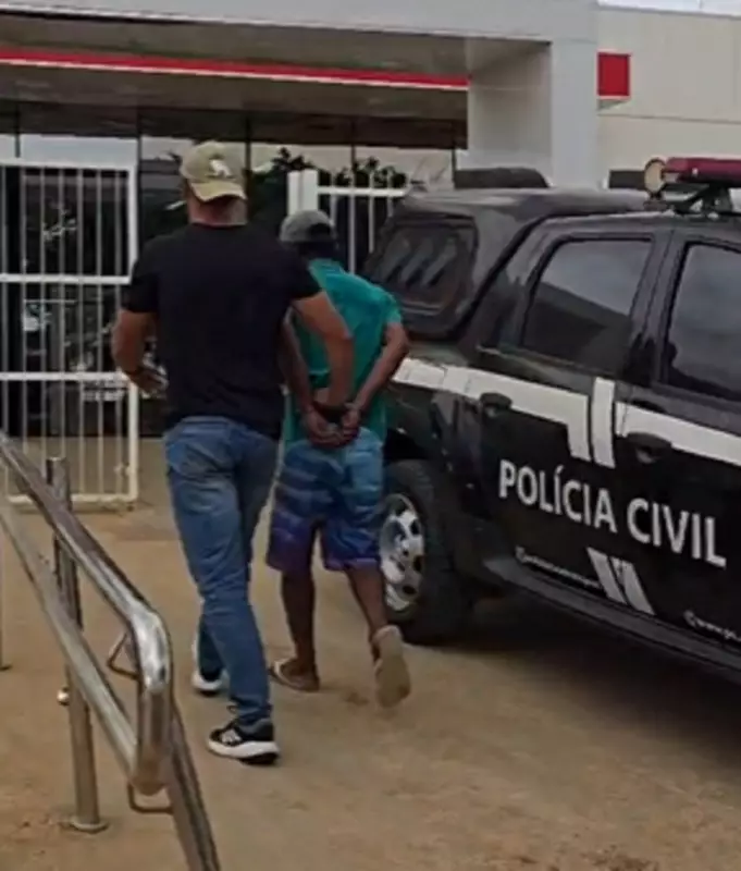 Jovem é preso por roubar mãe idosa e incendiar casa em Coité do Nóia, AL