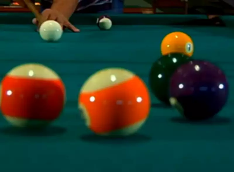 Jovem de 23 anos é assassinado a tiros durante partida de sinuca com a irmã em bar de Ipatinga