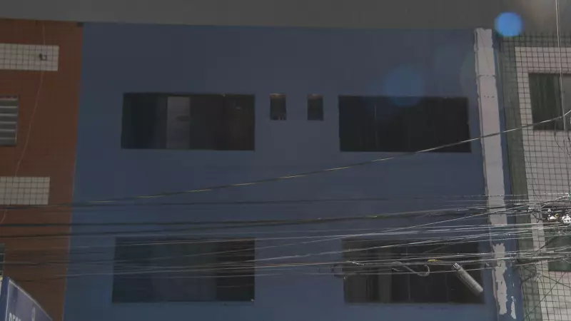 Jovem de 23 anos é preso por suspeita de feminicídio contra a mãe no Guará II, DF