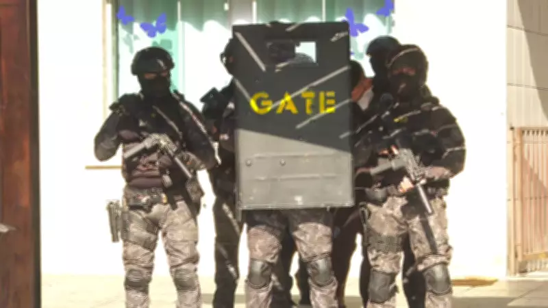 Jovem de 25 anos morre após avançar contra policiais em caso de cárcere privado em SP