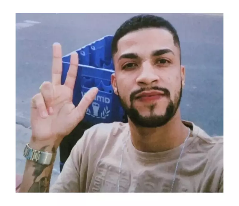 Jovem de 26 anos é assassinado a tiros na orla de Santa Maria da Boa Vista, PE