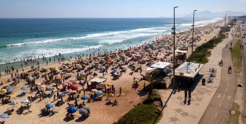 Justiça Federal do Rio ordena remoção de 'puxadinhos' de quiosques na areia da Barra da Tijuca