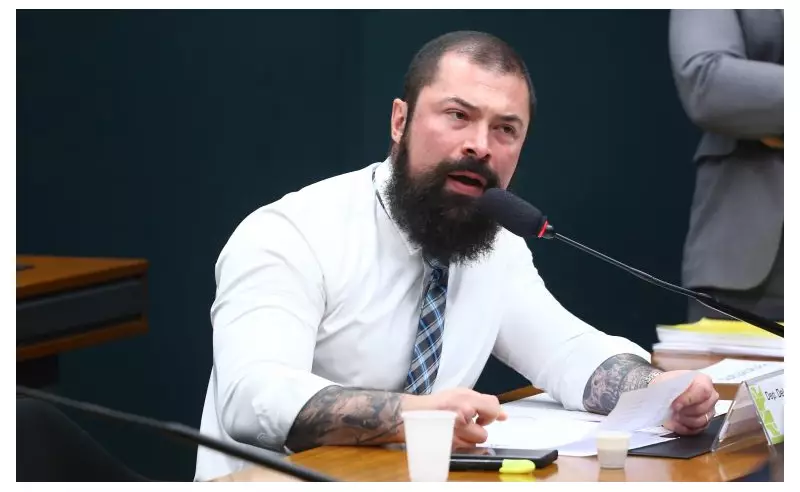 Justiça ordena remoção de post de Bilynskyj que liga PT ao narcotráfico