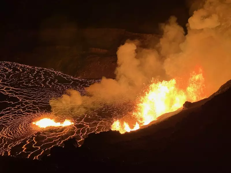 Kilauea volta à atividade com colunas de lava de 400 metros no Havaí