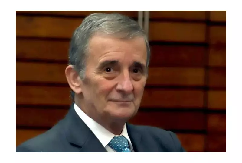 Livro 'Princípios Bancários' Analisa Crise e Defende Transparência no Setor Financeiro