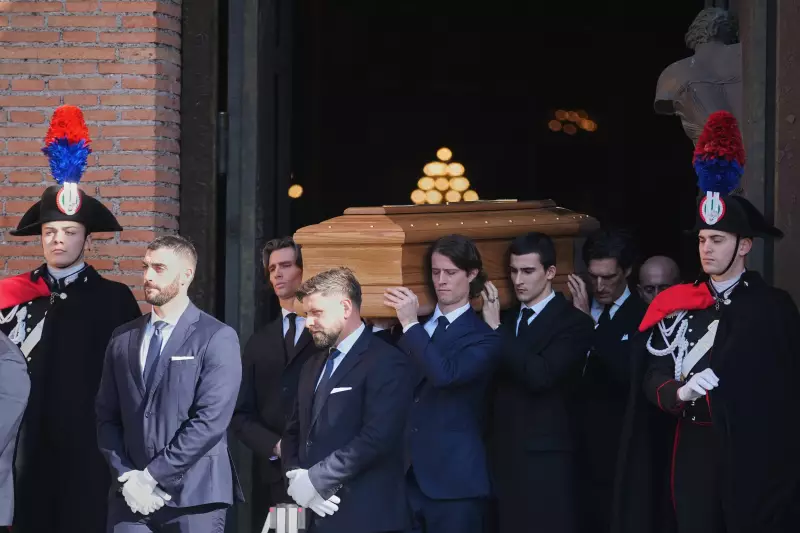 Última Homenagem a Valentino: Celebridades da Moda Reúnem-se em Funeral em Roma