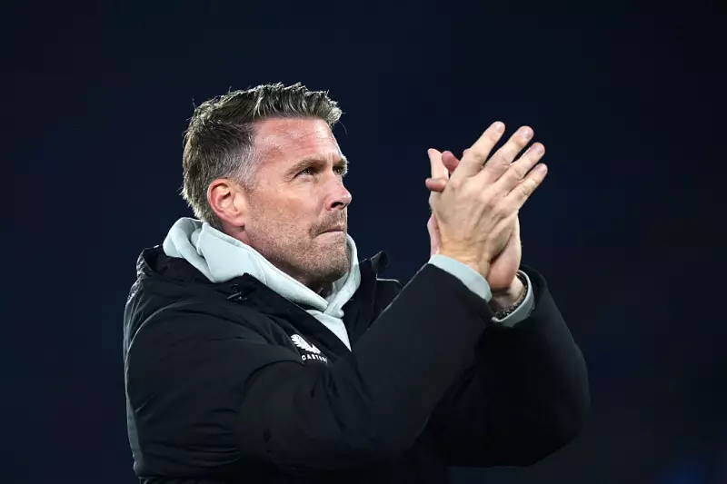 Manchester United avança com Michael Carrick para comando interino até junho