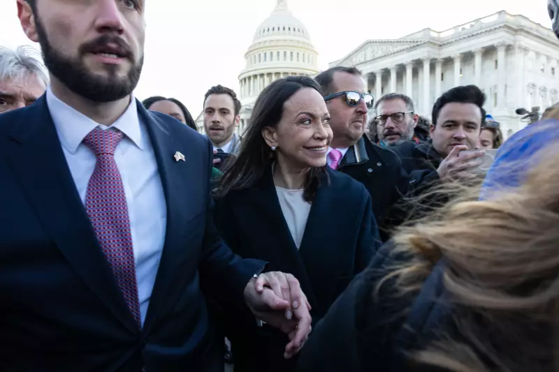 María Corina Machado entrega medalha do Nobel da Paz a Trump em gesto polêmico