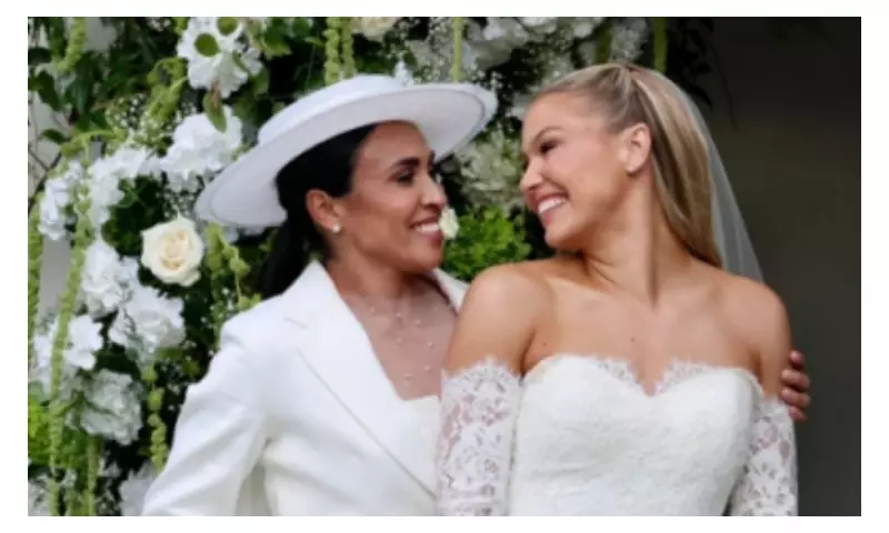 Marta se casa com Carrie Lawrence na Flórida: veja fotos e detalhes