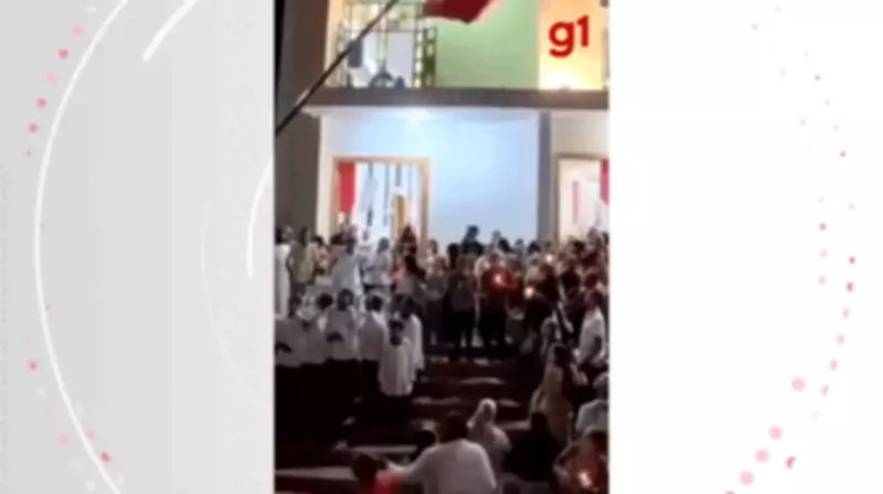 Mastro de Bandeira Cai na Cabeça de Fiel em Igreja de Itamarandiba, MG