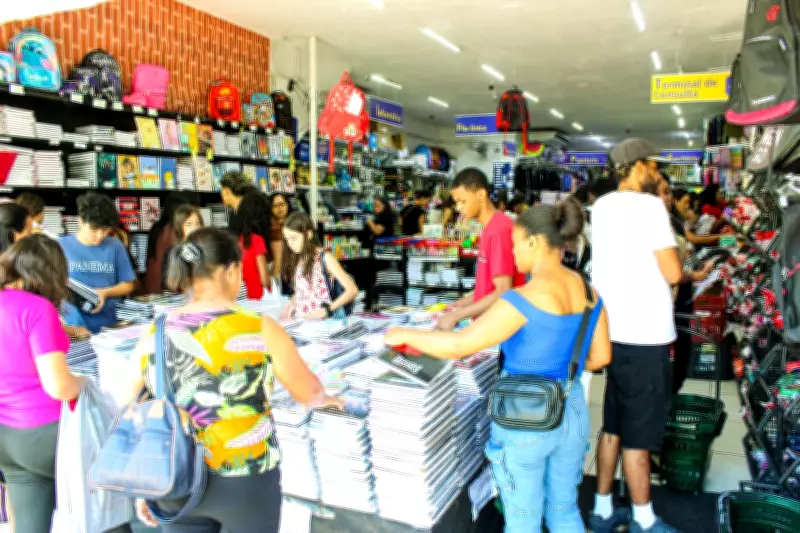 Materiais escolares com personagens podem custar 178% mais caro em Petrópolis