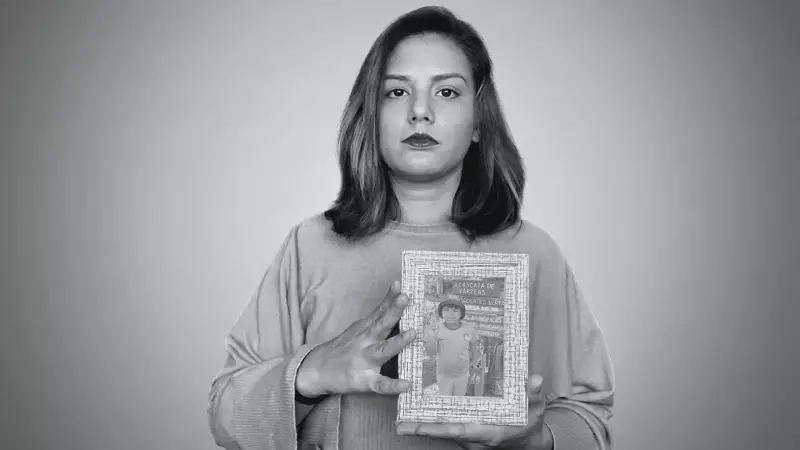 Mãe brasileira relata xenofobia em Portugal: filho perde digitais após bullying