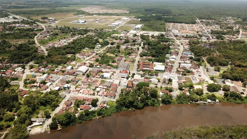 Menino de 1 ano morre afogado em piscina inflável de abrigo em Araquari, SC