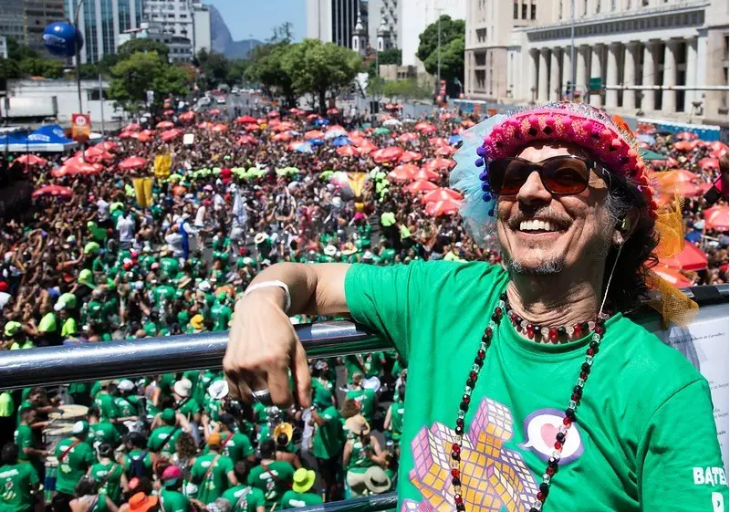 Monobloco encerra carnaval 2026 no Rio com desfile no Centro em 22 de fevereiro