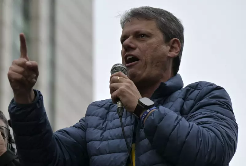 Moraes autoriza novamente Tarcísio a visitar Bolsonaro na Papuda; governador cancelou ida anterior