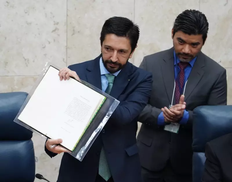 Moraes suspende regras de moto por app em SP, incluindo placa vermelha e equiparação a mototáxi