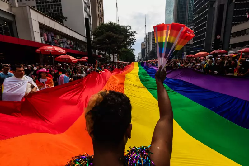 Mortes de LGBTQIA+ caem 12% em 2025, mas Brasil segue líder em violência