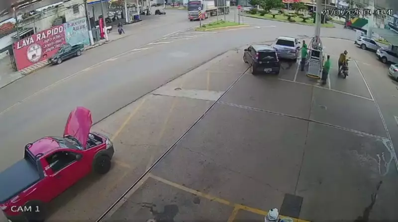 Motociclista se fere gravemente em colisão com caminhão em rotatória de Capão Bonito