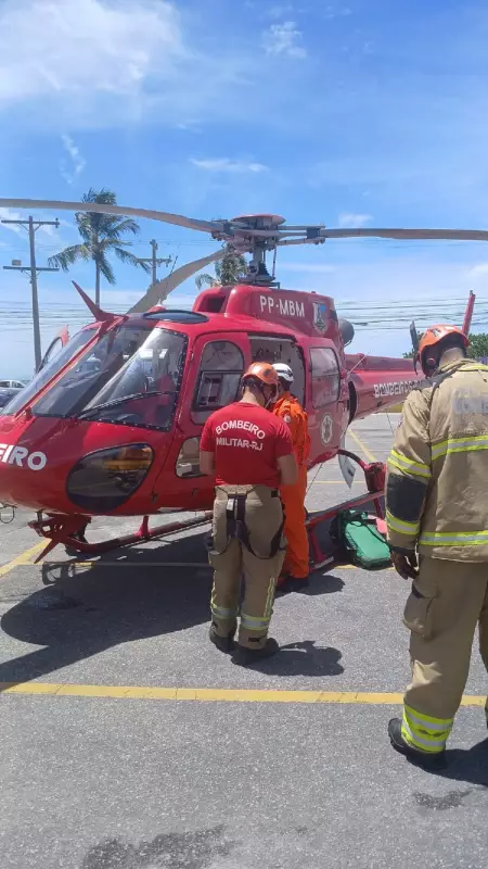 Motociclista sofre ferimentos graves após colisão na RJ-106, em Iguaba Grande