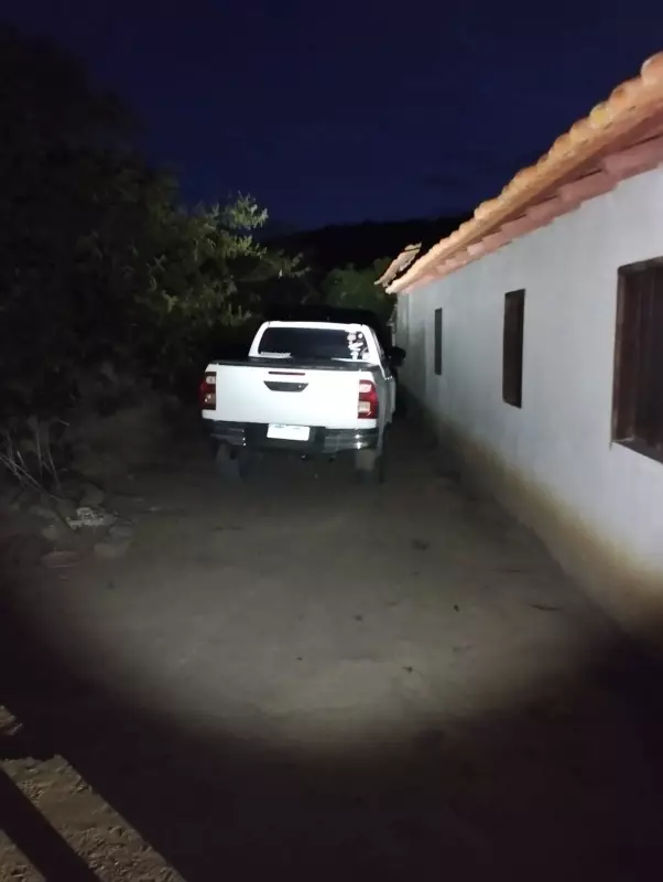 Motorista bêbado foge por 10 km e é preso após tentar se esconder em zona rural de MG