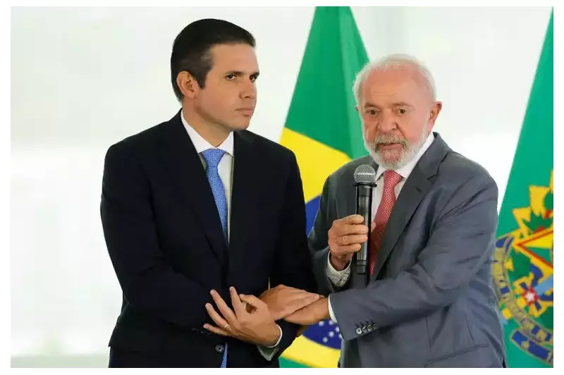 Motta viaja a Brasília em recesso e sinaliza alinhamento com Lula em 2026