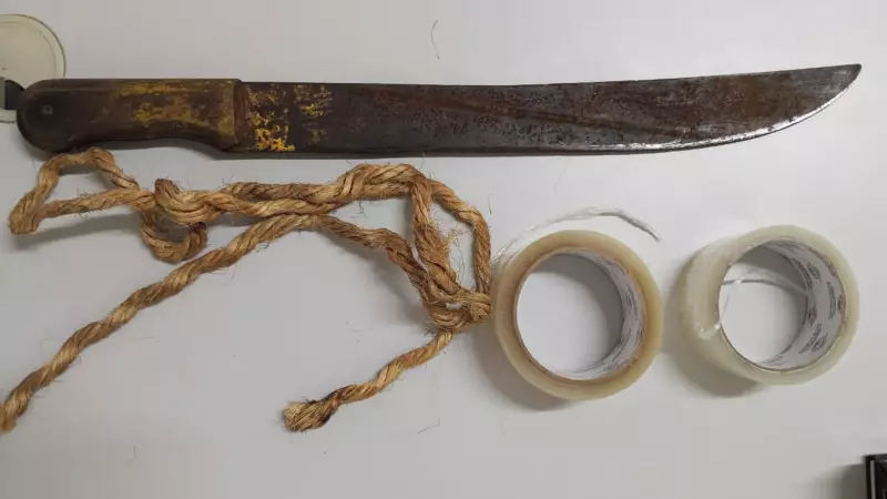 Mulher é amarrada e estuprada pelo tio em Guapiaçu; facão e fitas são apreendidos