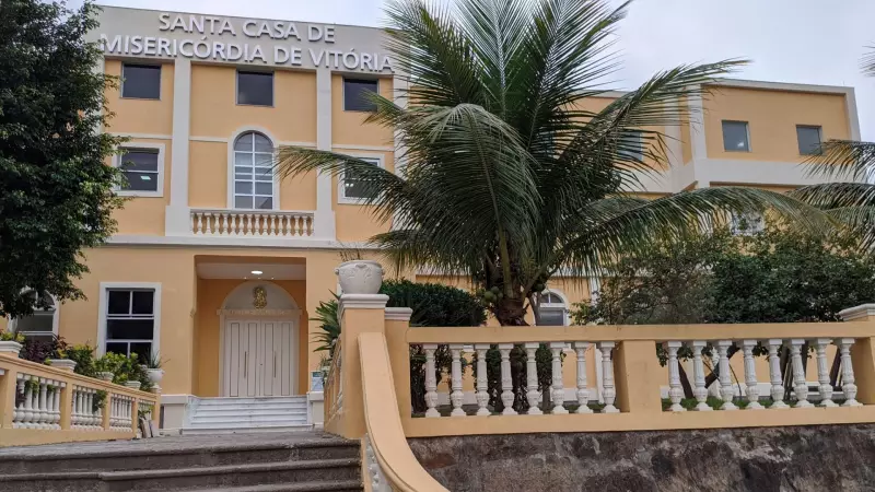 Mulher de 69 anos presa por injúria racial contra enfermeira em hospital de Vitória