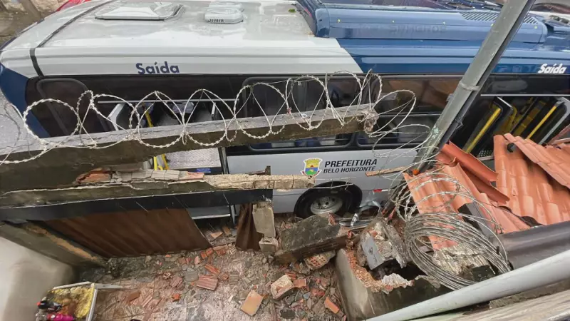 Ônibus desgovernado atropela idosa em Belo Horizonte após pane em catraca