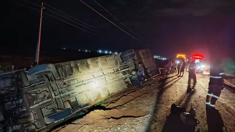 Ônibus tomba na BR-163 em Sinop e deixa 10 feridos, sendo 6 graves