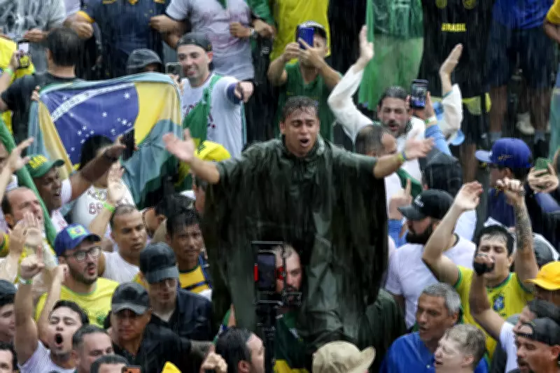 Nikolas Ferreira defende anistia a condenados do 8 de Janeiro e não descarta candidatura presidencial