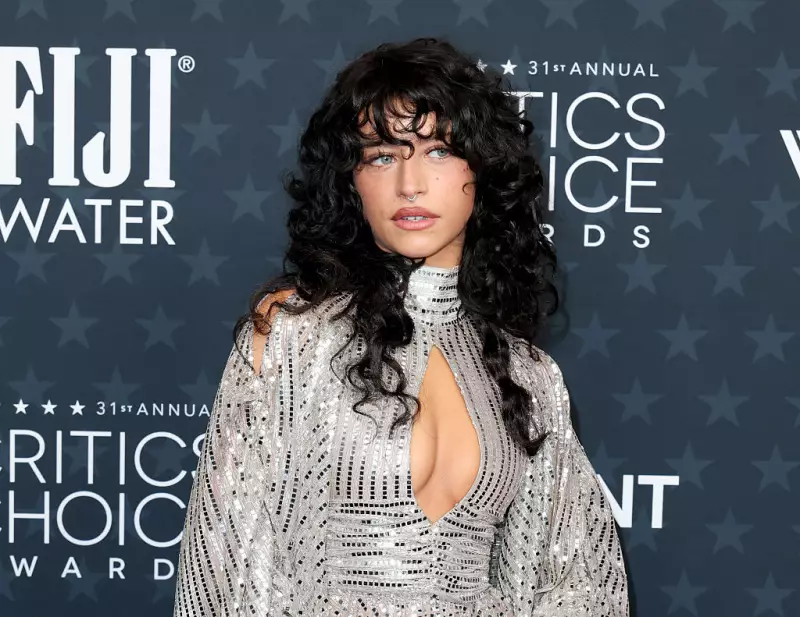 Odessa A'zion: o cabelo shaggy longo que virou tendência em Hollywood