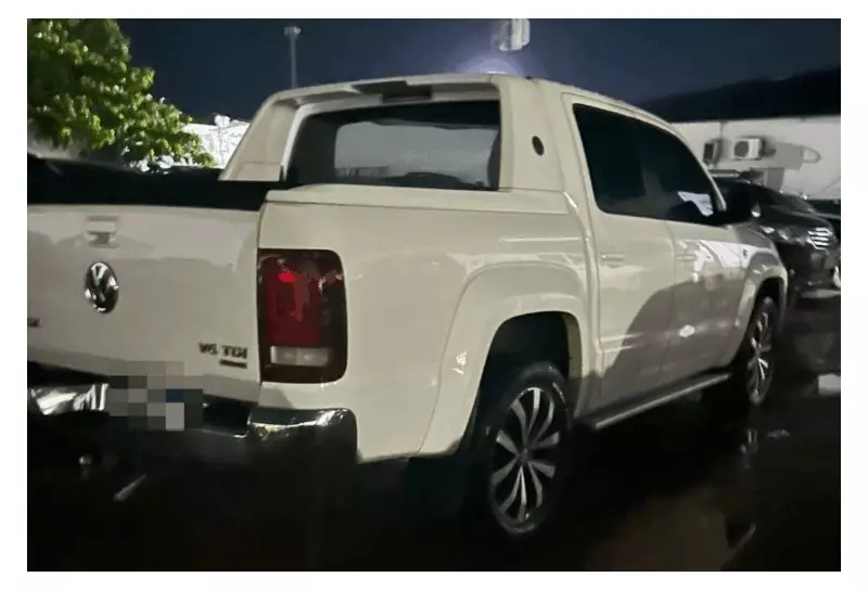 Operação no Acre apreende caminhonete usada em desvio de remédios da saúde pública