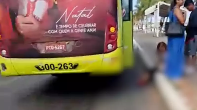 Passageira sofre ferimento no pé ao cair durante descida de ônibus em São Luís